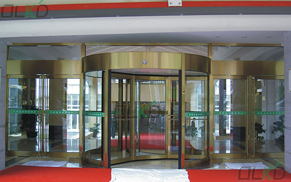 喜迎三門(mén)峽出安智能旋轉(zhuǎn)門(mén)進(jìn)駐海洋世紀(jì)城