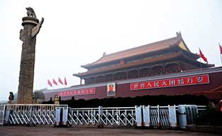天安門廣場伸縮門工程案例