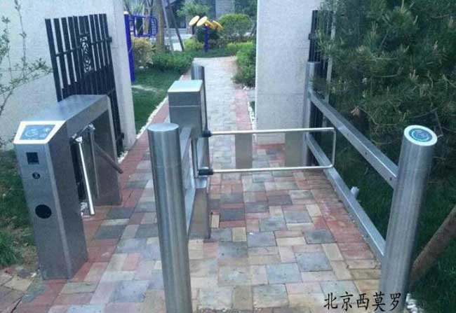 北京萬科青島小鎮(zhèn)上新智能三輥閘機(jī)案例 - 中出網(wǎng)-智能出入口與停車充電門戶