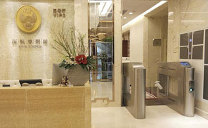 深圳寶安國際機(jī)場T3航站樓室內(nèi)擺閘案例