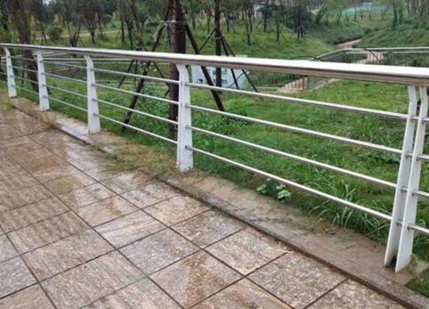 昭通不銹鋼景觀護欄安全環(huán)保