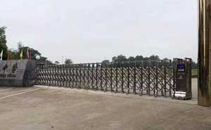 鷹潭市實(shí)驗(yàn)中學(xué)伸縮門(mén)案例