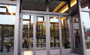 自動感應門 - 銅包邊自動感應門