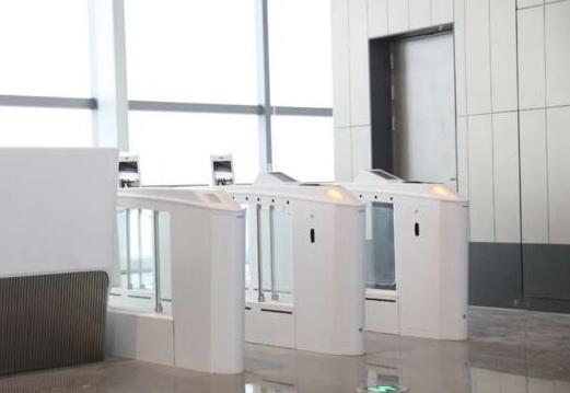 固力保完美助力青島膠東機場，安全登機煥新翱翔！