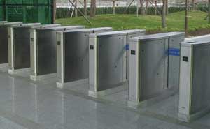 北京現(xiàn)代汽車(chē)大廈通道閘案例