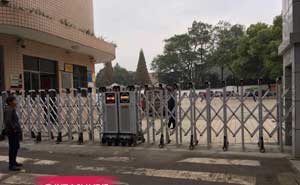 長沙中南汽車世界獵豹汽車4s店電動伸縮門案例 - 中出網(wǎng)-智能出入口與停車充電門戶