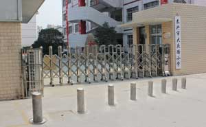 泰興小學(xué)升降柱案例 - 中出網(wǎng)-智能出入口與停車充電門戶