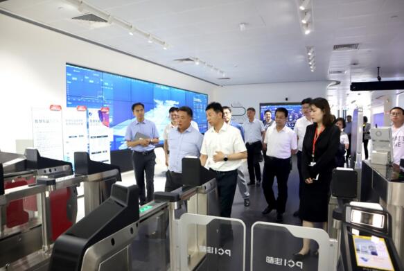 貴陽市市長陳晏一行調(diào)研佳都科技集團