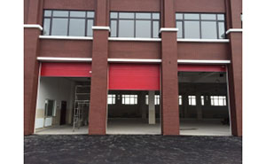 大連松木島消防隊車庫門案例