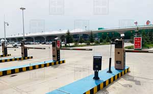 內(nèi)蒙古呼倫貝爾機(jī)場車牌識(shí)別案例 - 中出網(wǎng)-智能出入口與停車充電門戶