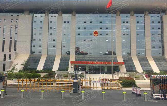 云南高級人民法院升降柱案例 - 中出網(wǎng)-智能出入口與停車充電門戶