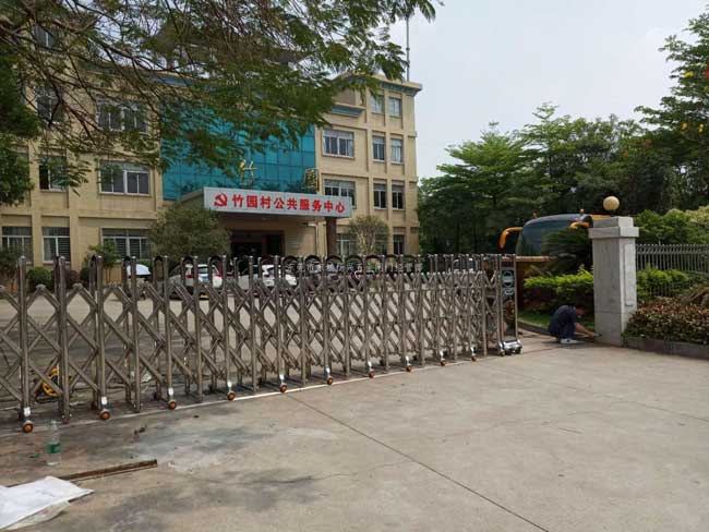 東城溫塘竹園公共服務中心電動伸縮門案例 - 中出網(wǎng)-智能出入口與停車充電門戶