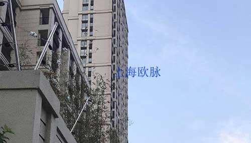 南京小區(qū)電子圍欄案例-南京升龍?zhí)靺R小區(qū) - 中出網(wǎng)-智能出入口與停車充電門戶