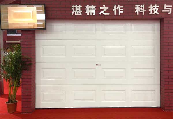 彩鋼防夾手翻板車庫(kù)門