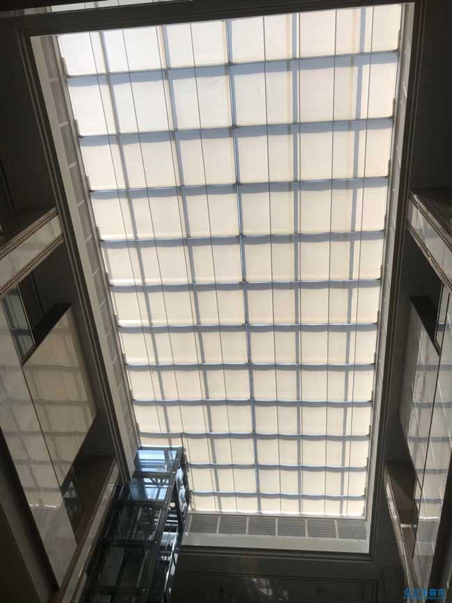 禪城南莊強輝陶瓷中空采光頂遮陽電動窗簾案例 - 中出網(wǎng)-智能出入口與停車充電門戶