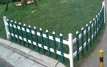 PVC草坪護(hù)欄